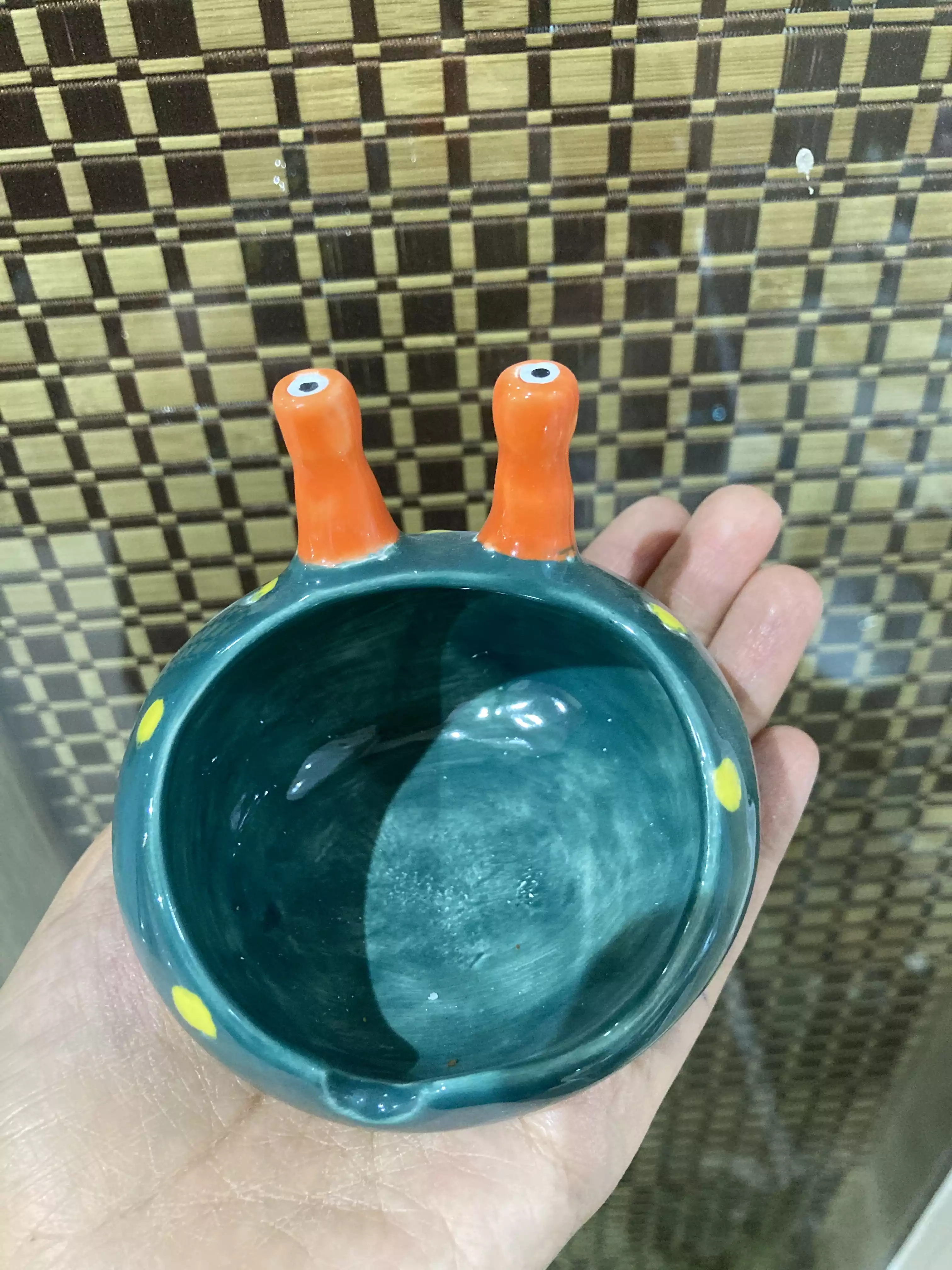 زیرسیگاری هیولا